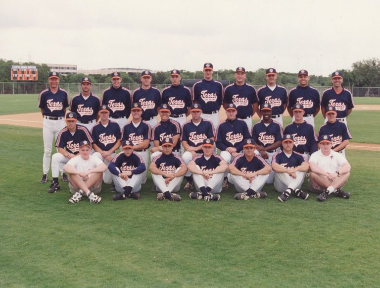Texas San Antonio baseball team posed on the field, color team photo from the Jimmy Shankle collection